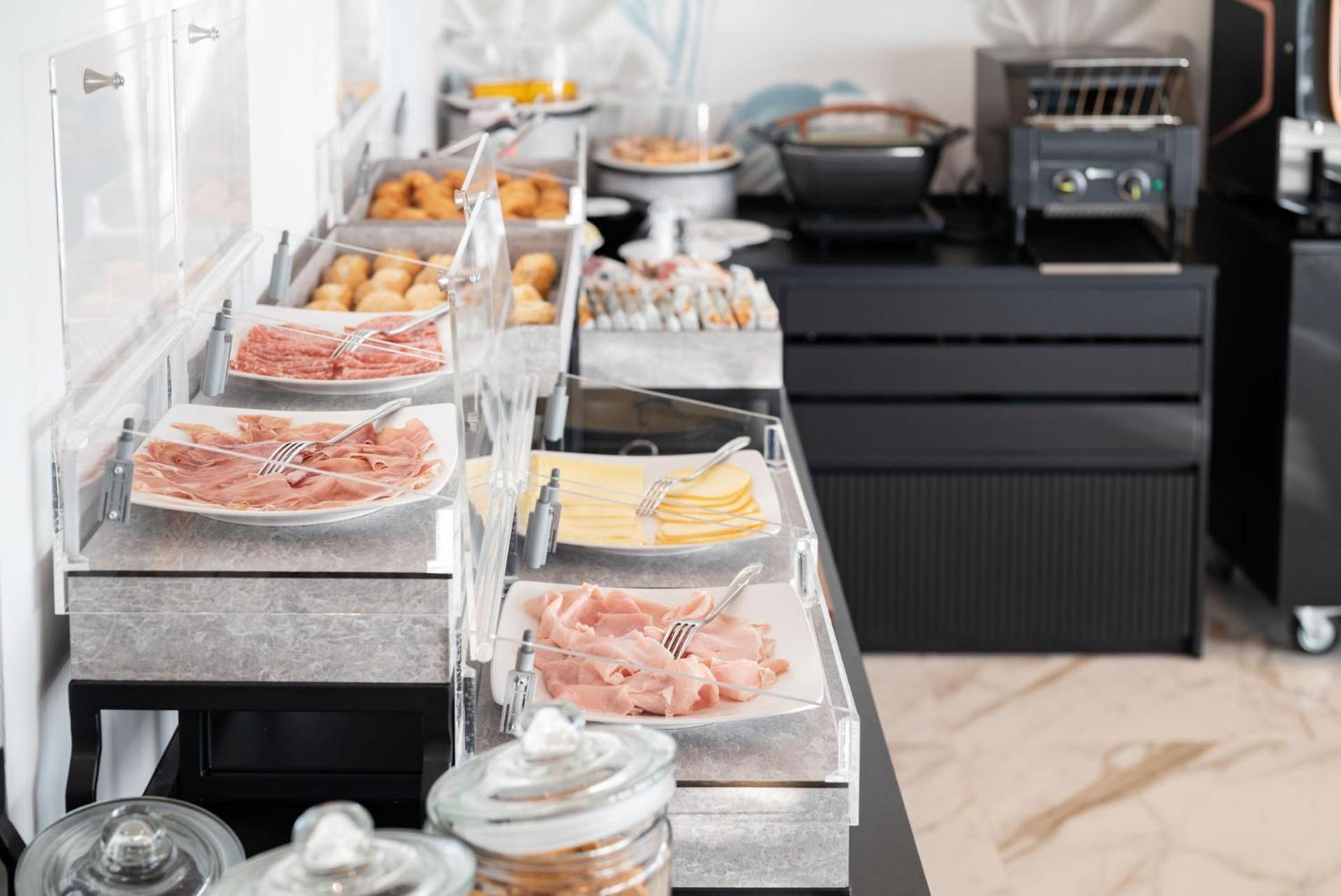Hotel Playa Suite Fano Ngoại thất bức ảnh