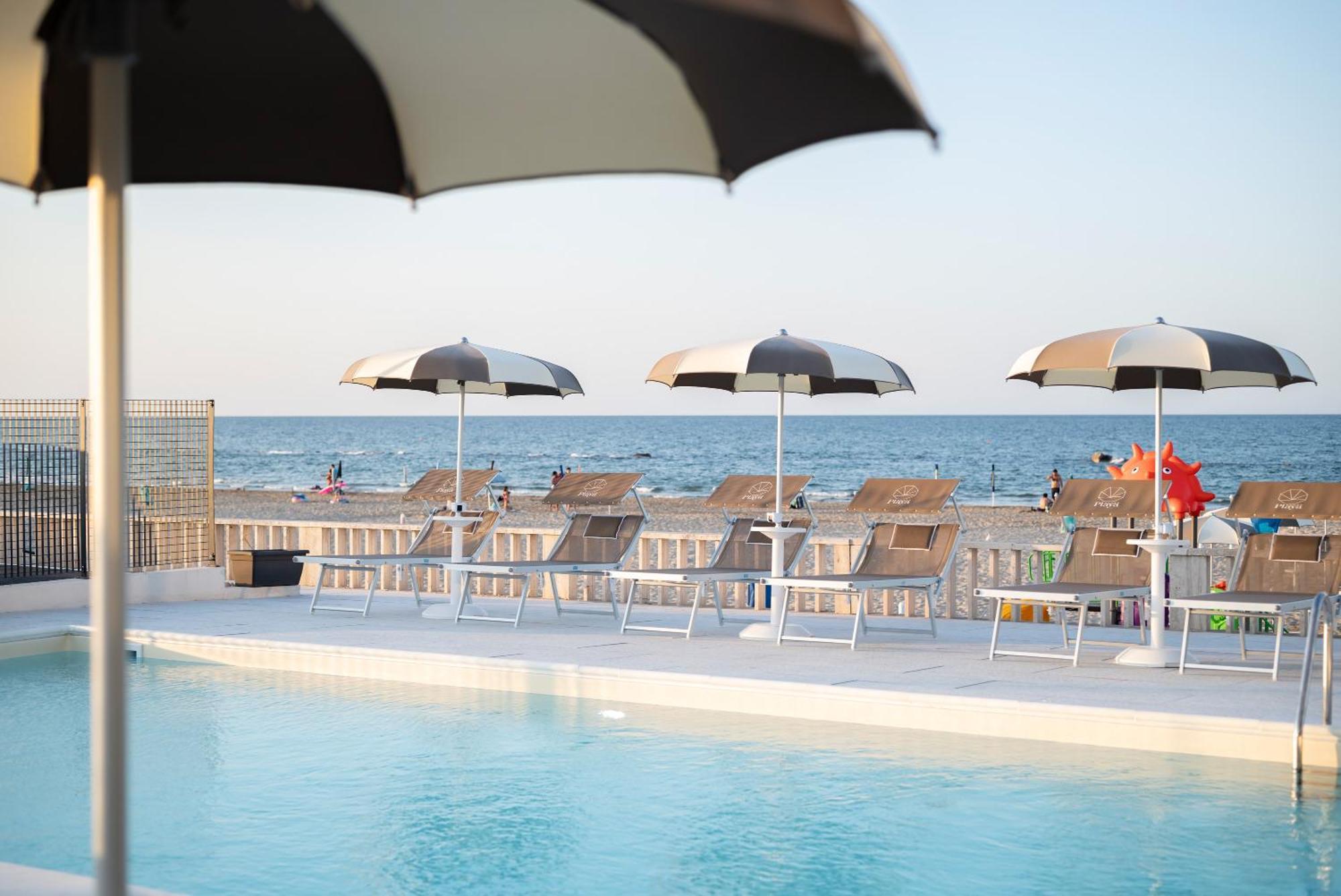 Hotel Playa Suite Fano Ngoại thất bức ảnh