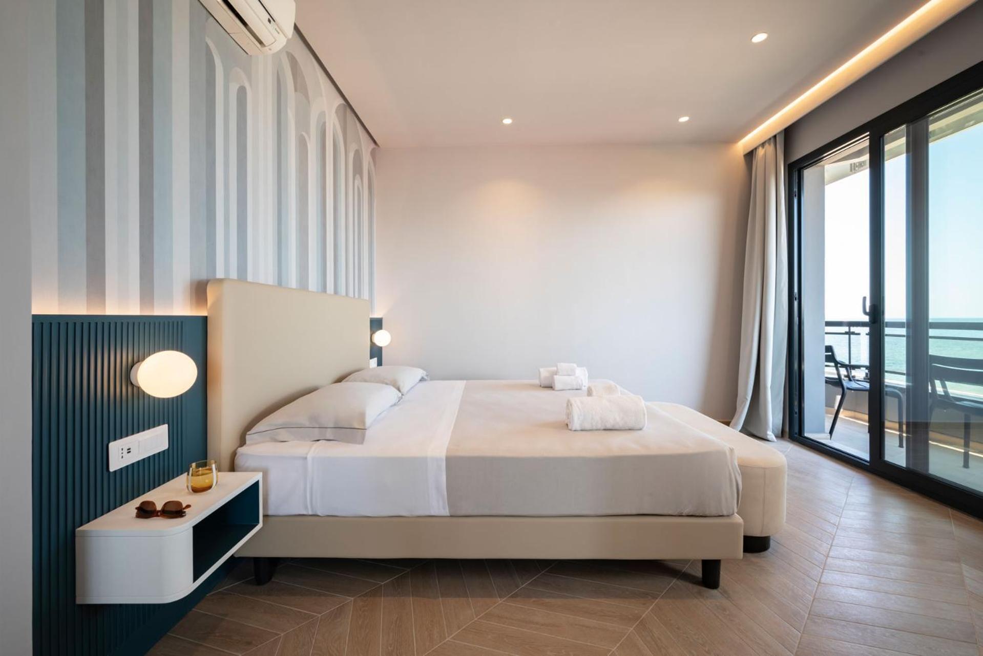 Hotel Playa Suite Fano Ngoại thất bức ảnh
